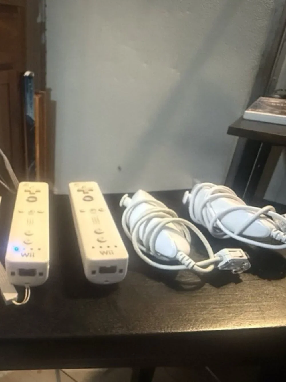 Nintendo Wii Bundle 2 Controllers Sensor Bar HDMI Mario Kart Zelda NTSC-U/C